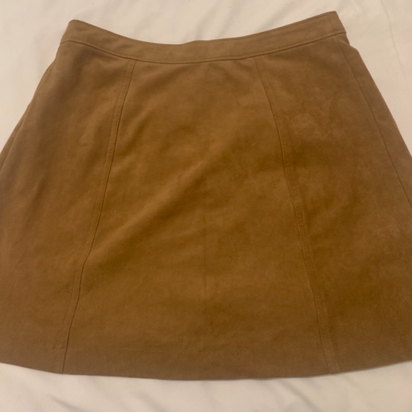 Tan Abercrombie and Fitch skirt - Picture 3 of 3